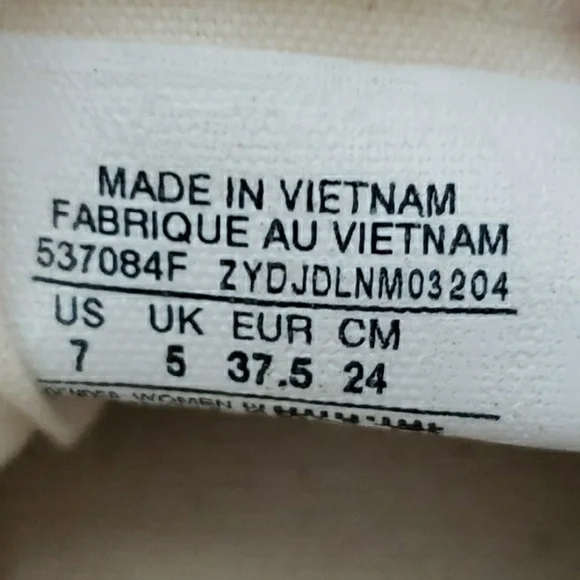 Converse White Canvas Sneakers Classic Style - Picture 3 of 6